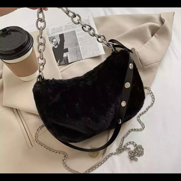 Plush Fur Street Chain Bag Black - Picture 2 of 2